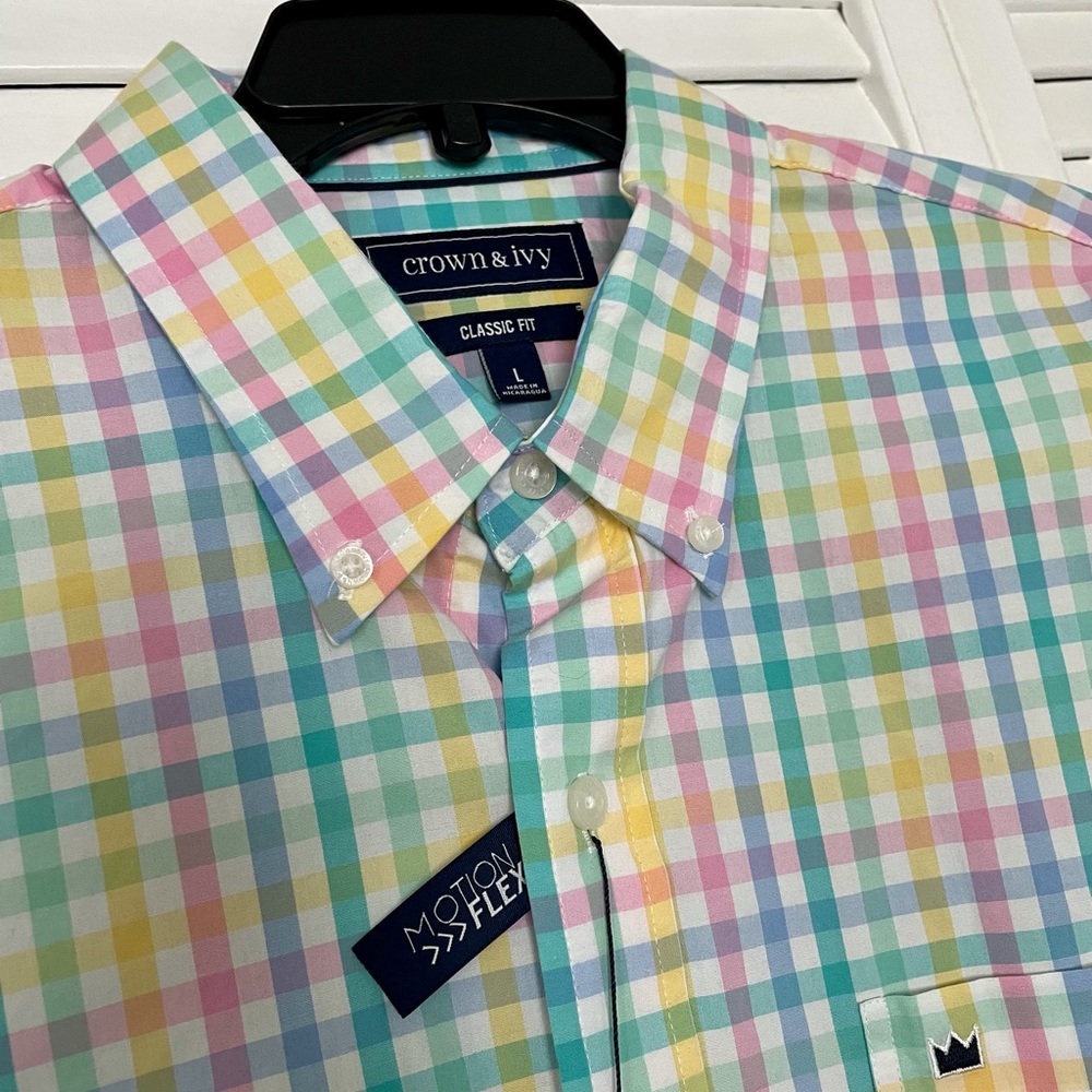 Crown & Ivy Men’s Button Down Long Sleeved